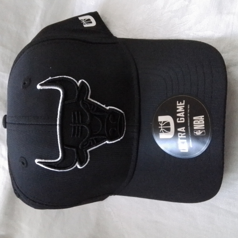 NBA Chicago Bulls Ultra Game Hat / Cap Black Snapback Adjustable NEW